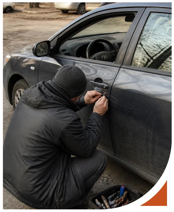 Профессиональное вскрытие автомобиля Тойота без повреждений в Людинове